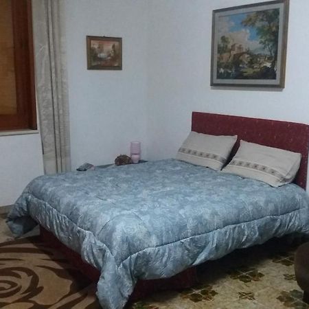 Casa Bianca Da Giusy Guest House Бирги Веки Екстериор снимка