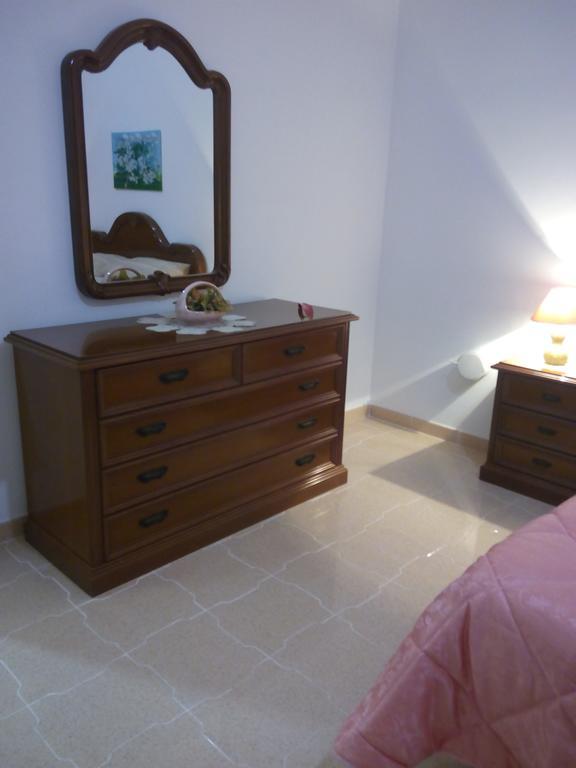 Casa Bianca Da Giusy Guest House Бирги Веки Екстериор снимка