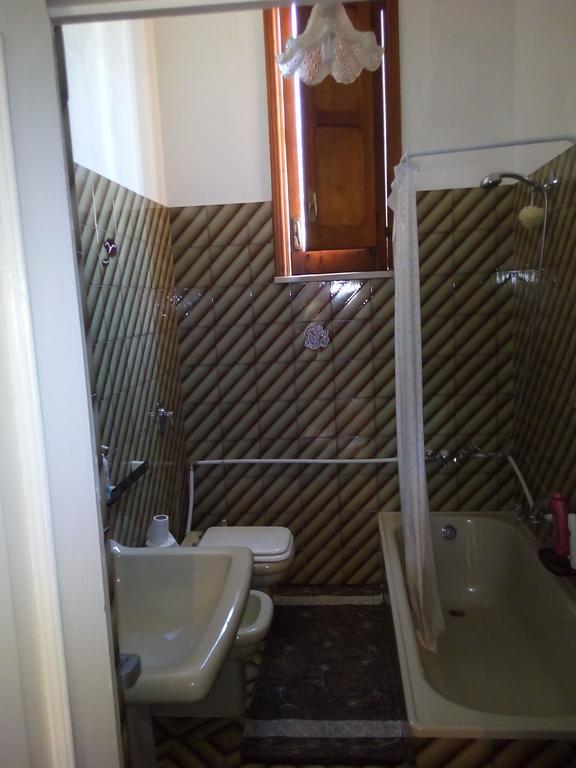 Casa Bianca Da Giusy Guest House Бирги Веки Екстериор снимка